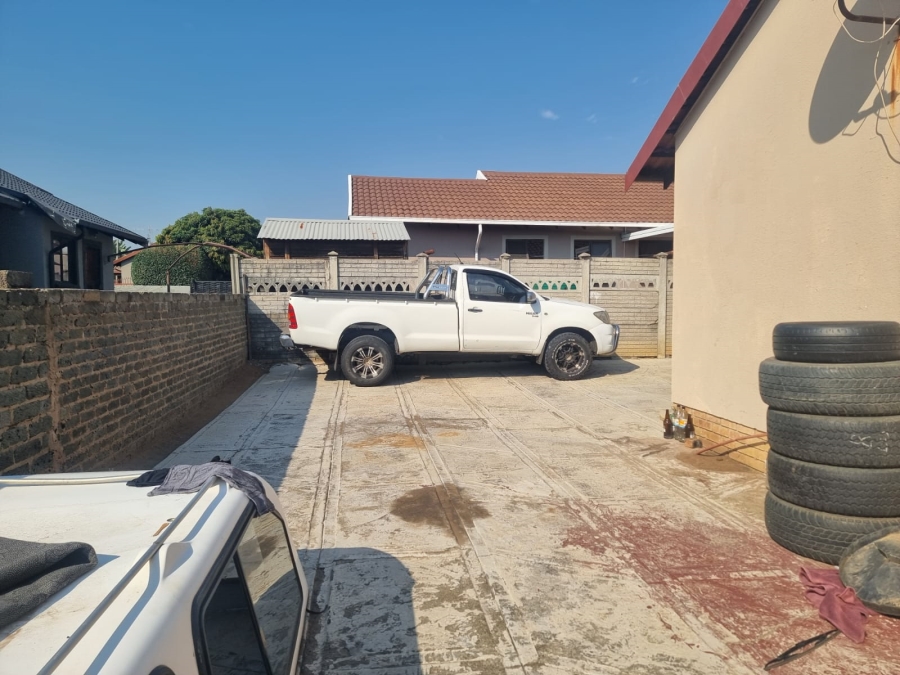 3 Bedroom Property for Sale in Tlhabane West North West